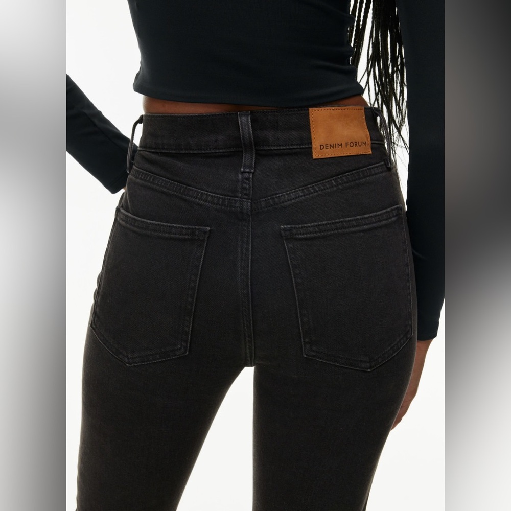 Aritzia Denim Forum the Yoko high rise slim black jeans, size 27 - Picture 7 of 16